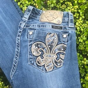 Miss Me mid-Rise bootcut Jeans